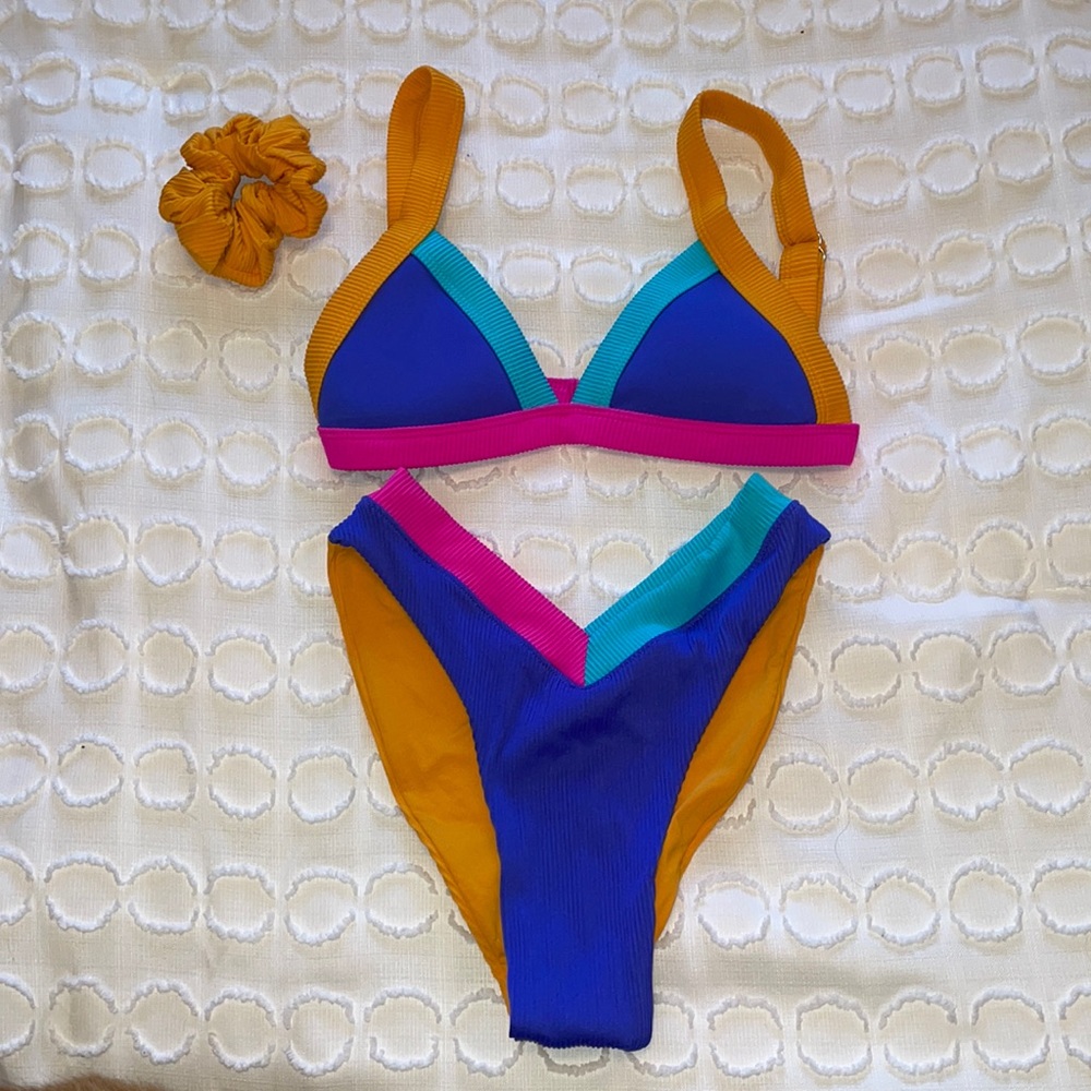 OneOne Swimwear Bikini size Small S